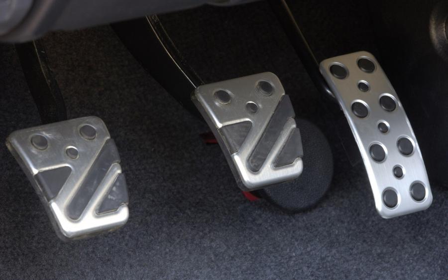  Mitsubishi Lancer Evolution IX MR 2007 года  (фото 11 из 129)